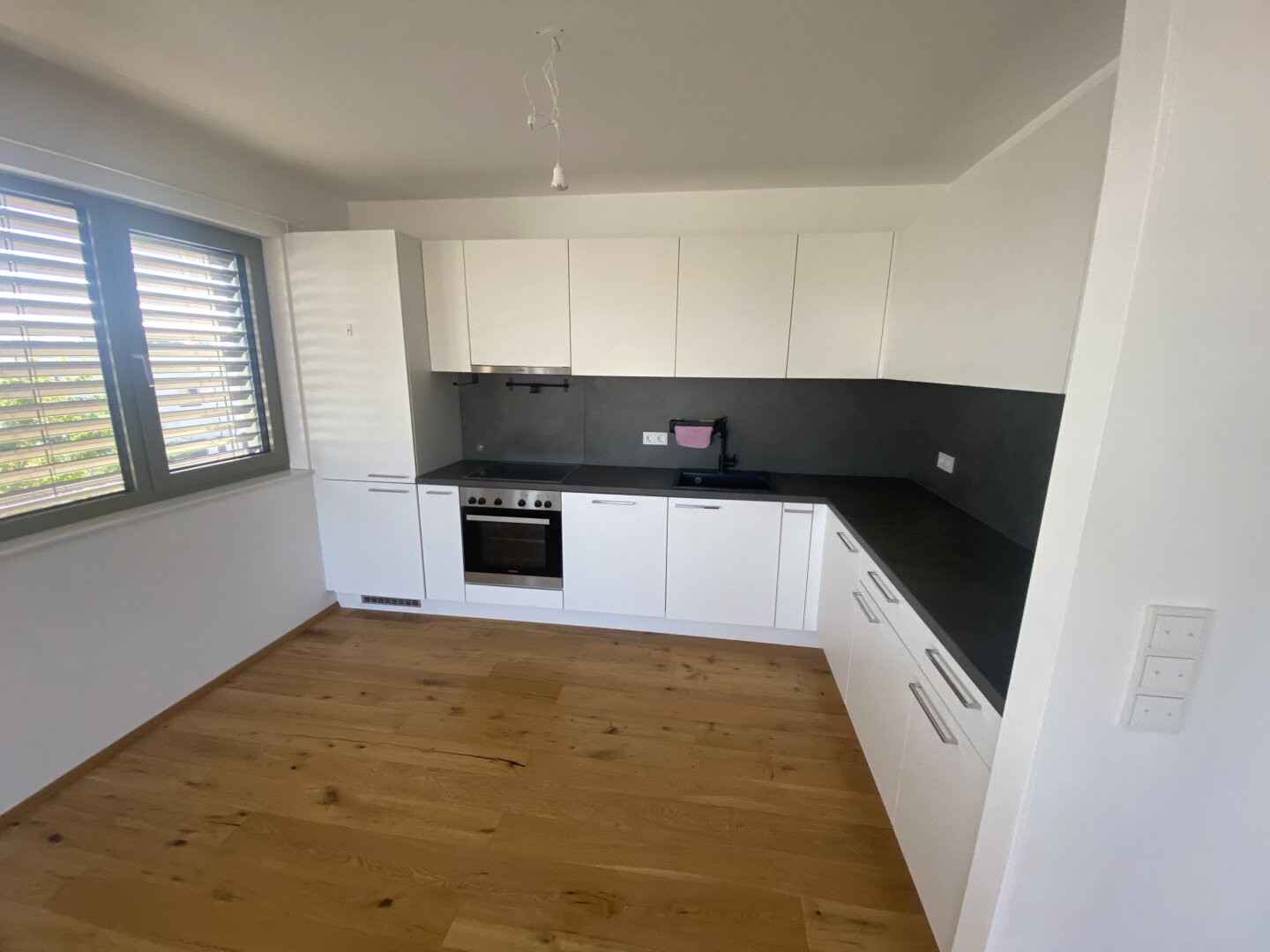 Aktionspreis! Charmante 3-Zimmer-Wohnung mit Balkon, Küche & Stellplatz – ab sofort verfügbar