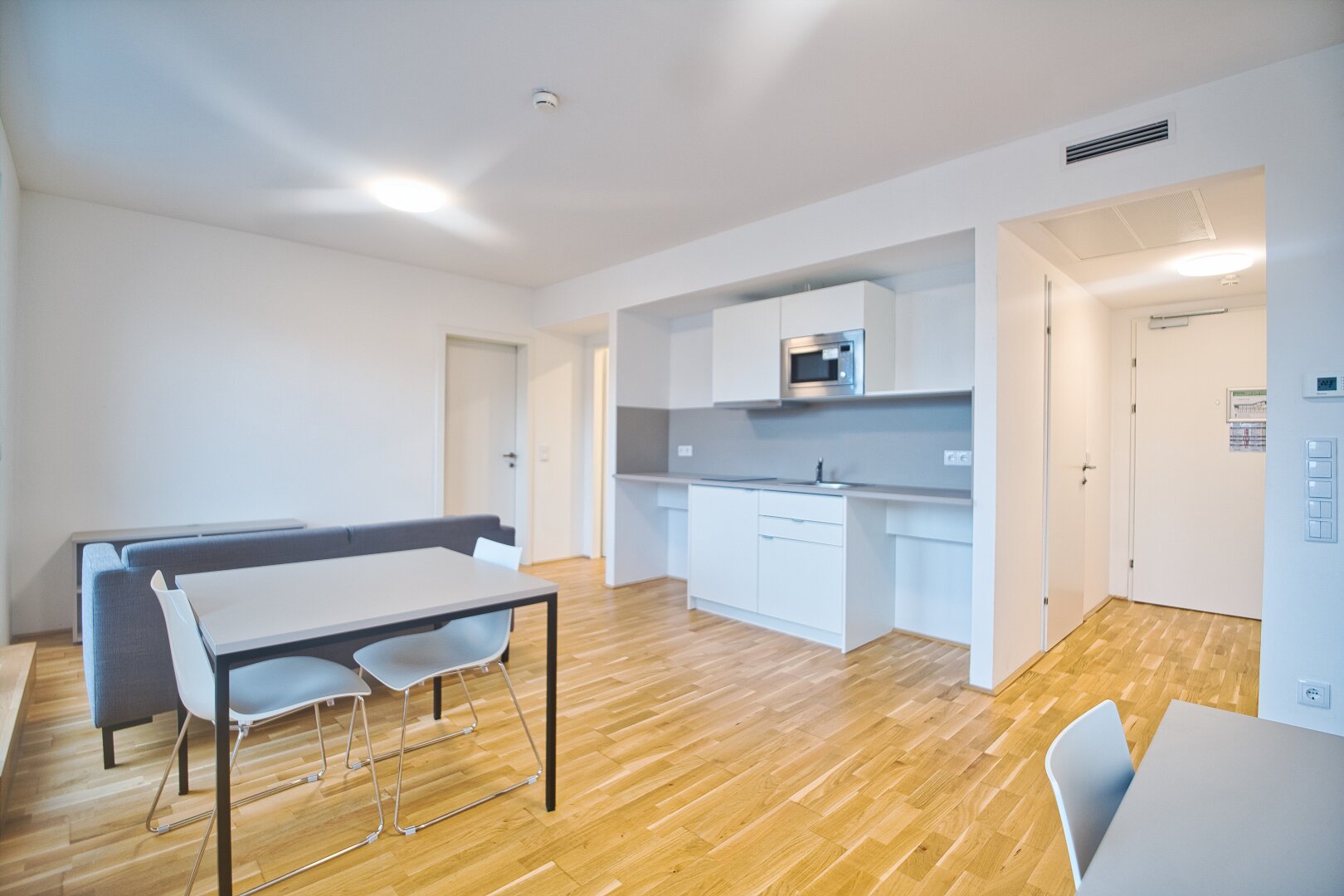 möblierte Apartments zur Kurzzeitmiete (2-12 Monate) / furnished apartments for short-term rental (2-12 months)