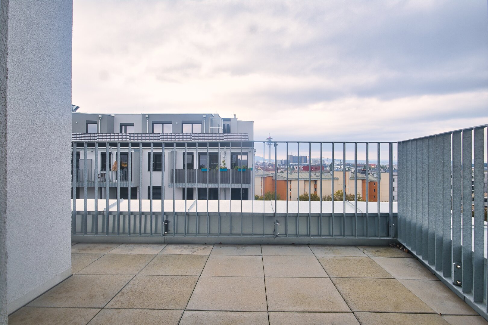 möblierte Apartments zur Kurzzeitmiete (2-12 Monate) / furnished apartments for short-term rental (2-12 months)