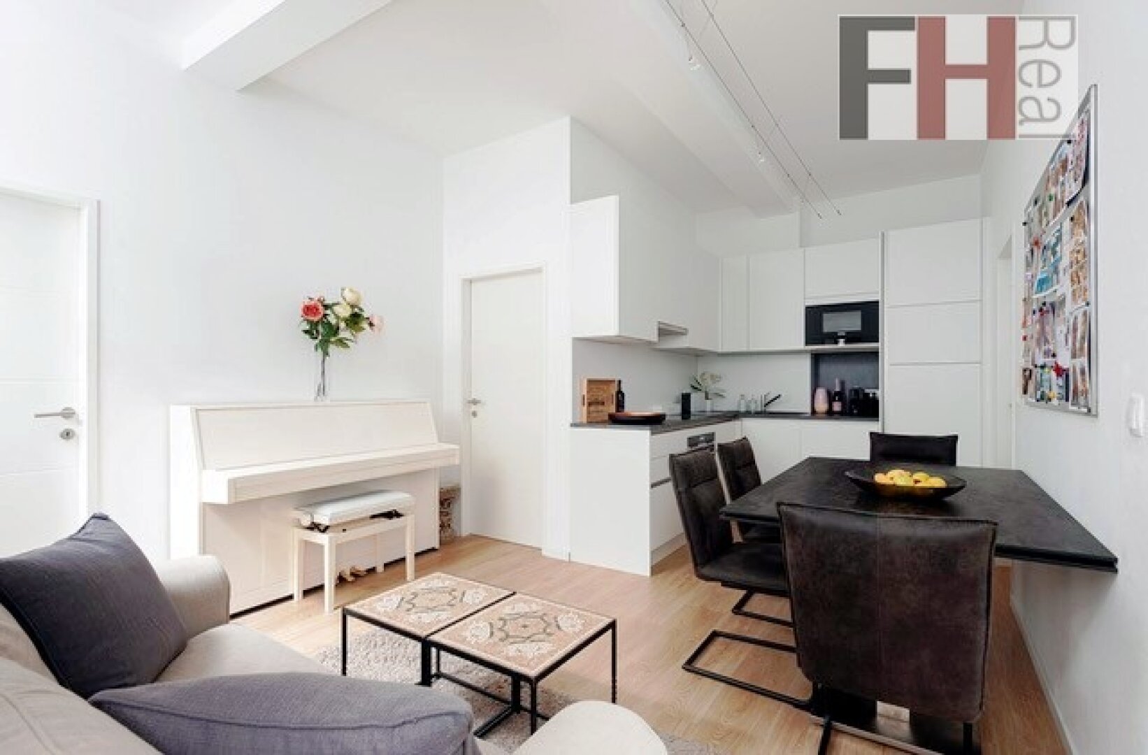 Elegante, topsanierte Maisonettewohnung in bester Neubauer Lage !!