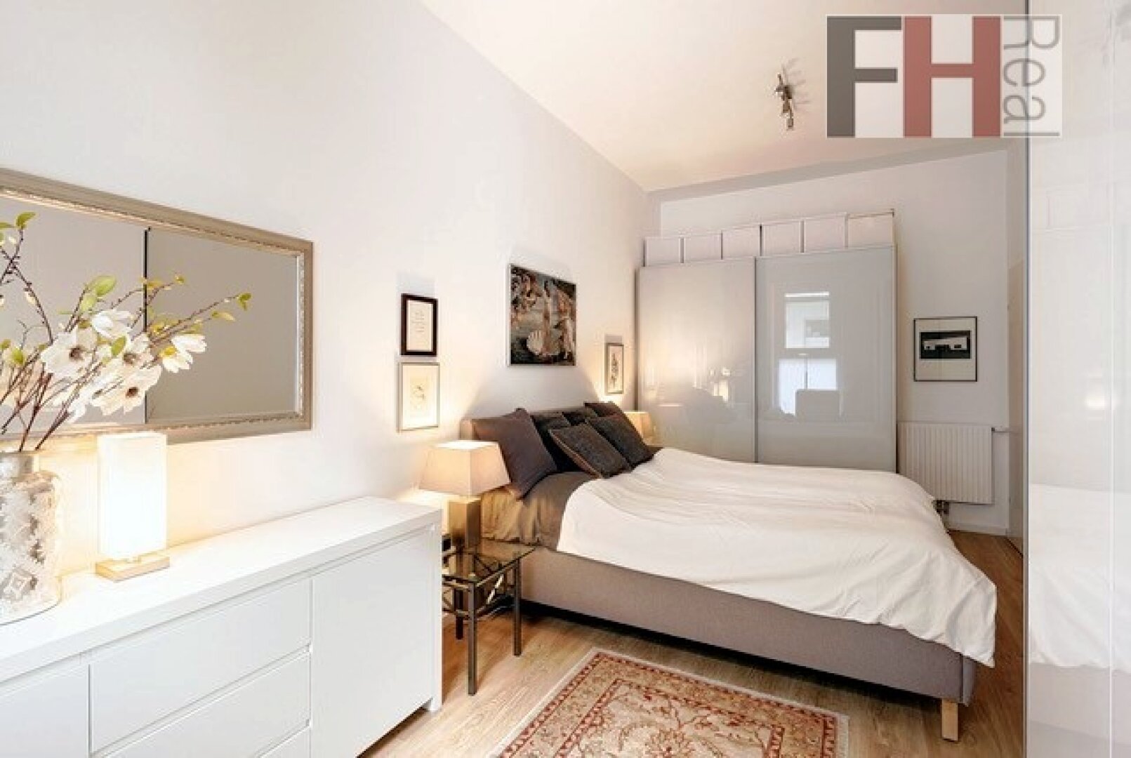 Elegante, topsanierte Maisonettewohnung in bester Neubauer Lage !!