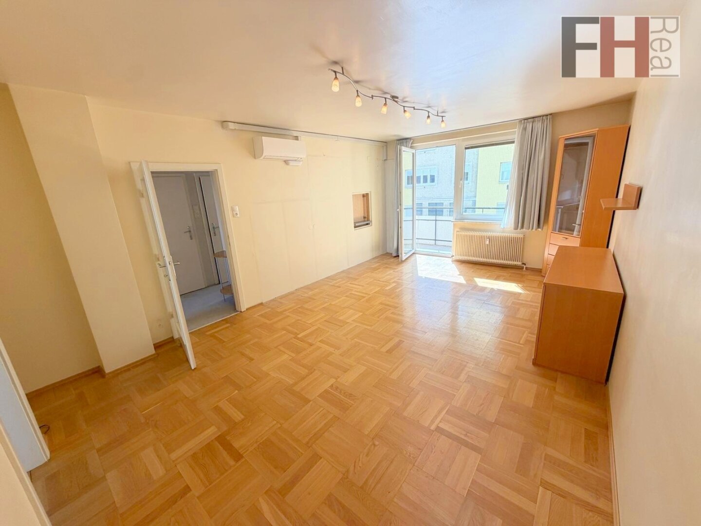 Gemütliche 3 Zimmer Wohnung mit großer Loggia und Parkplatz in Wien Döbling