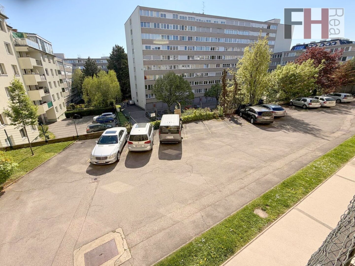 Gemütliche 3 Zimmer Wohnung mit großer Loggia und Parkplatz in Wien Döbling