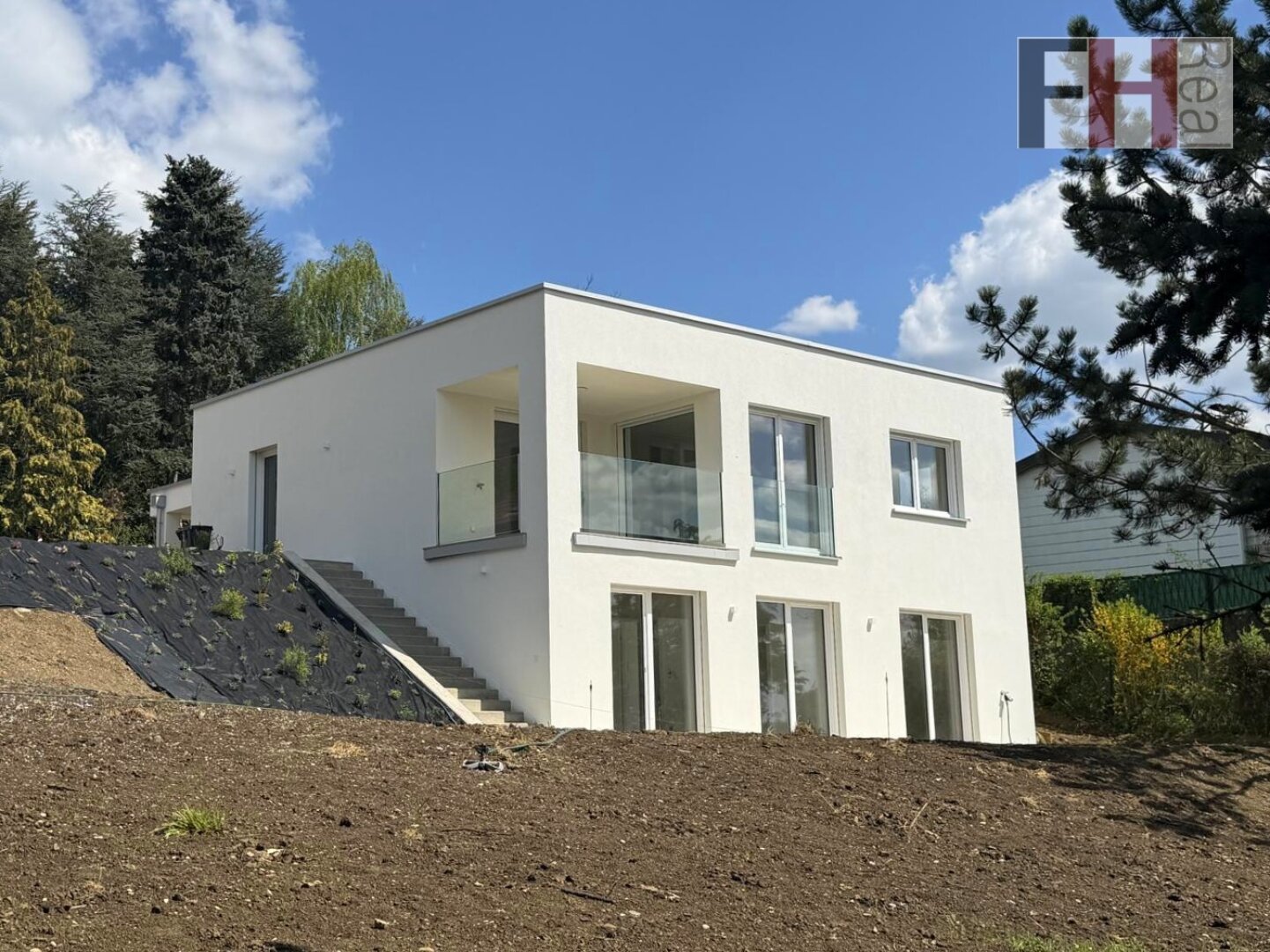 ERSTBEZUG! Exklusives Haus zur Miete, Bestlage in Gablitz, traumhafte Aussicht, schöner Garten!