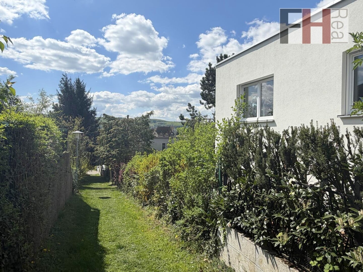 ERSTBEZUG! Exklusives Haus zur Miete, Bestlage in Gablitz, traumhafte Aussicht, schöner Garten!