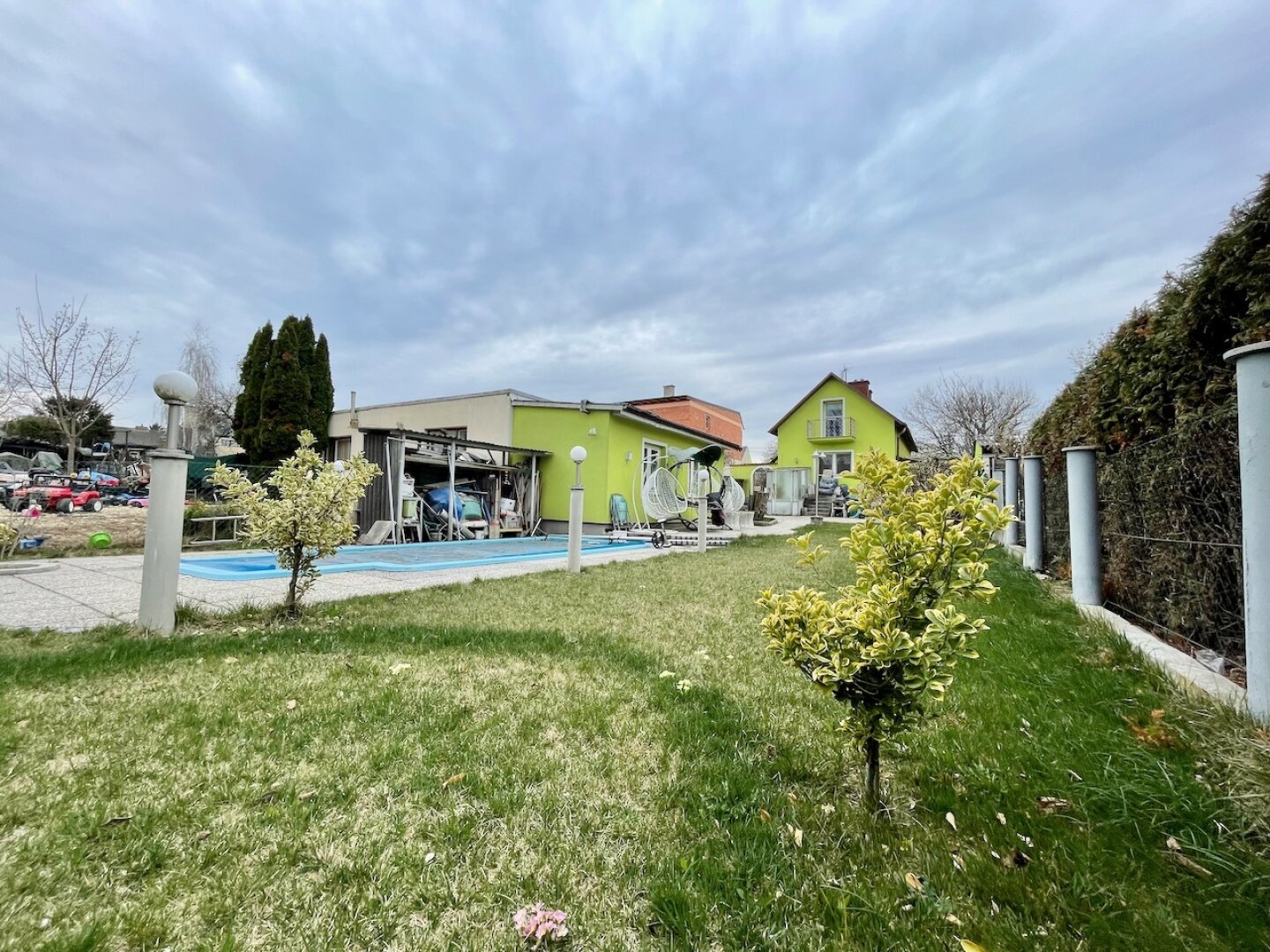 Garten mit Pool