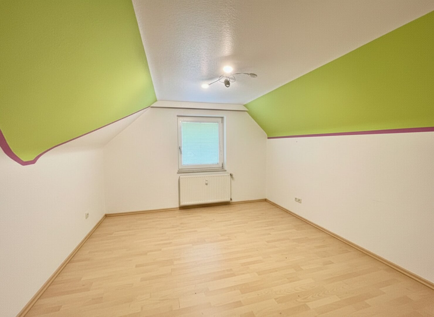 Schlafzimmer DG