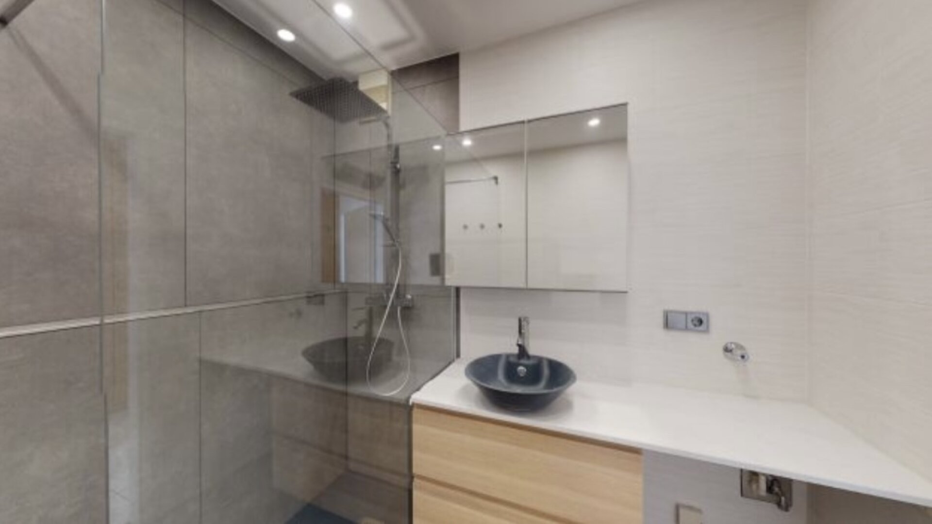 Smart investieren, schön wohnen in einer großen 2-Zimmer Wohnung in 1220 Wien - in der Nähe der U1 und dem Donauzentrum