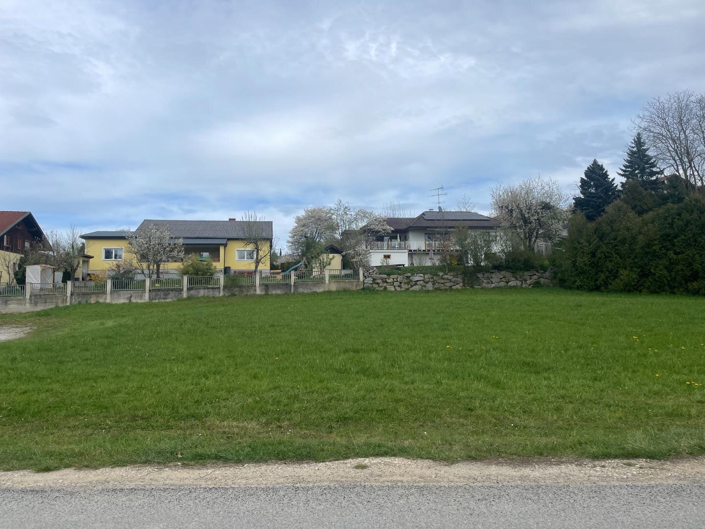 Sonniges Baugrundstück nahe Zentrum ohne Bauzwang