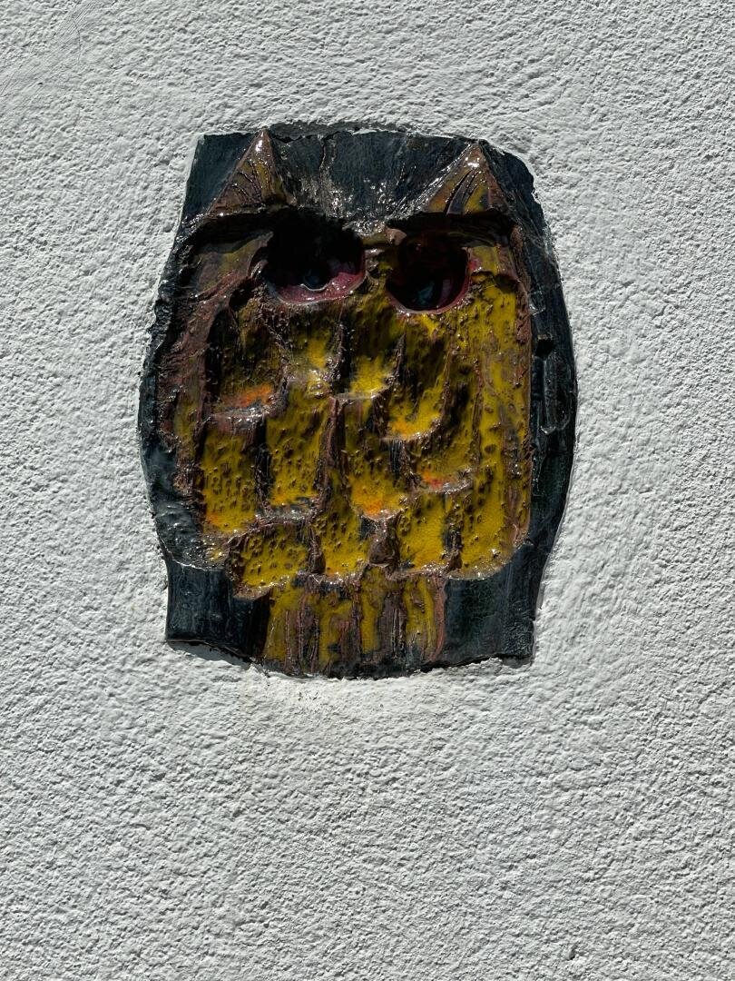 16b_Kunst Eule Fassade