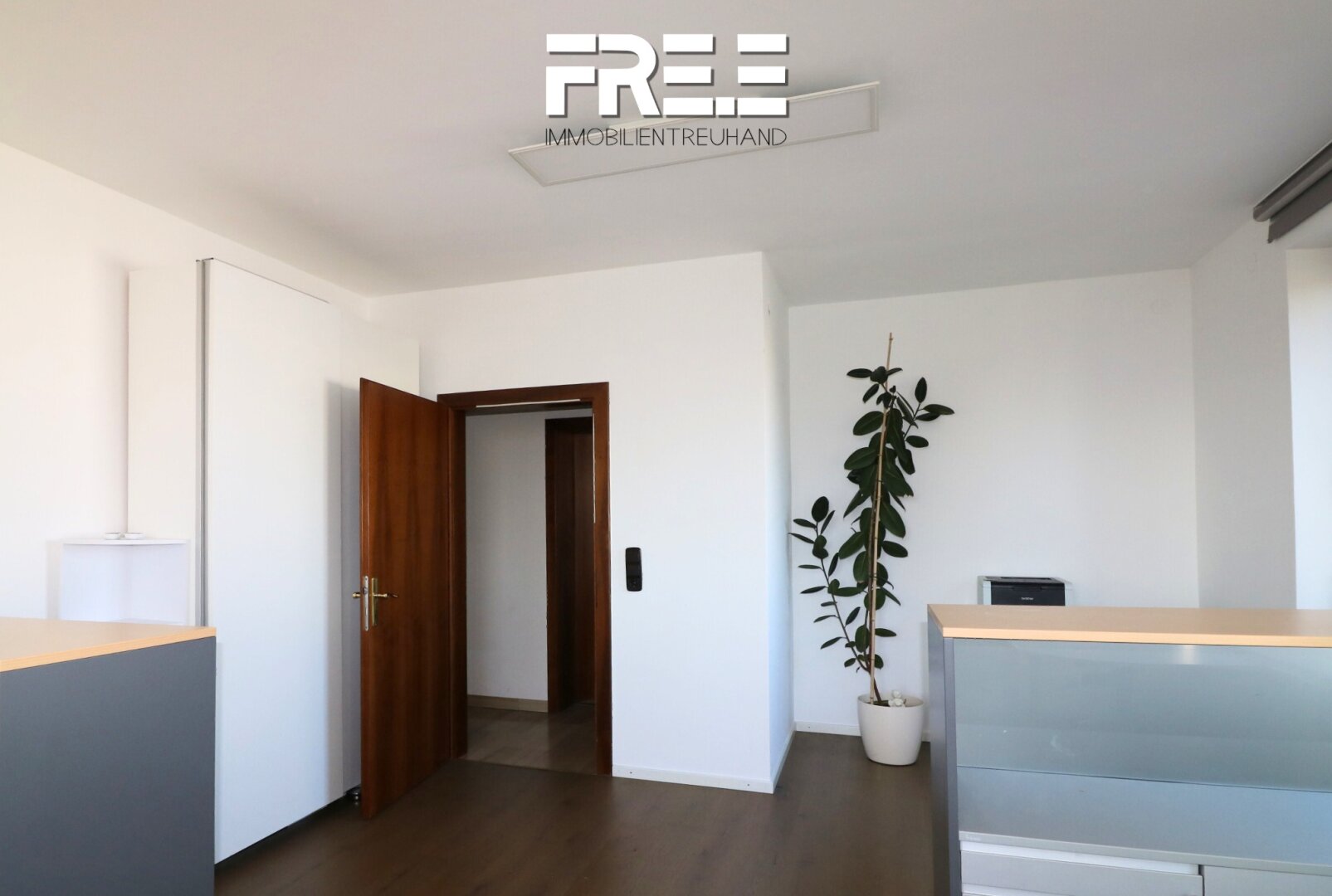 BEREIT FÜR DIE GRÜNDUNG? HIER SCHON! | Modernes Büro ca. 26m² mit Stellplatz in Melk