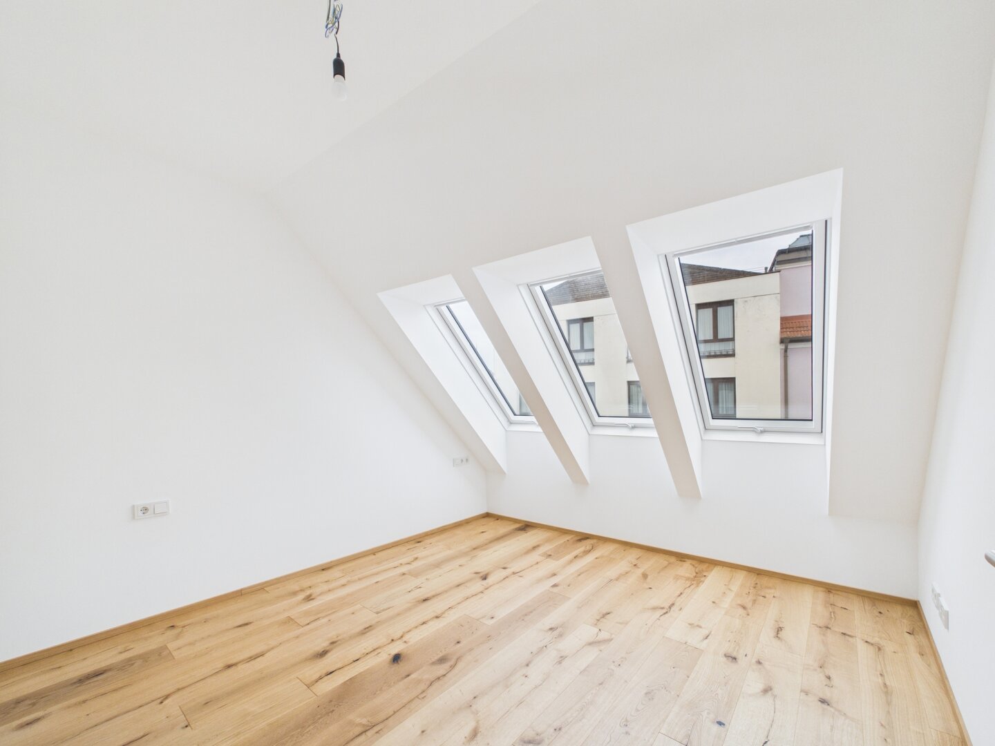 MIETE ERSTBEZUG  - Dachgeschosswohnung im Stadtzentrum von Zwettl  74,67 m² Nutzfläche