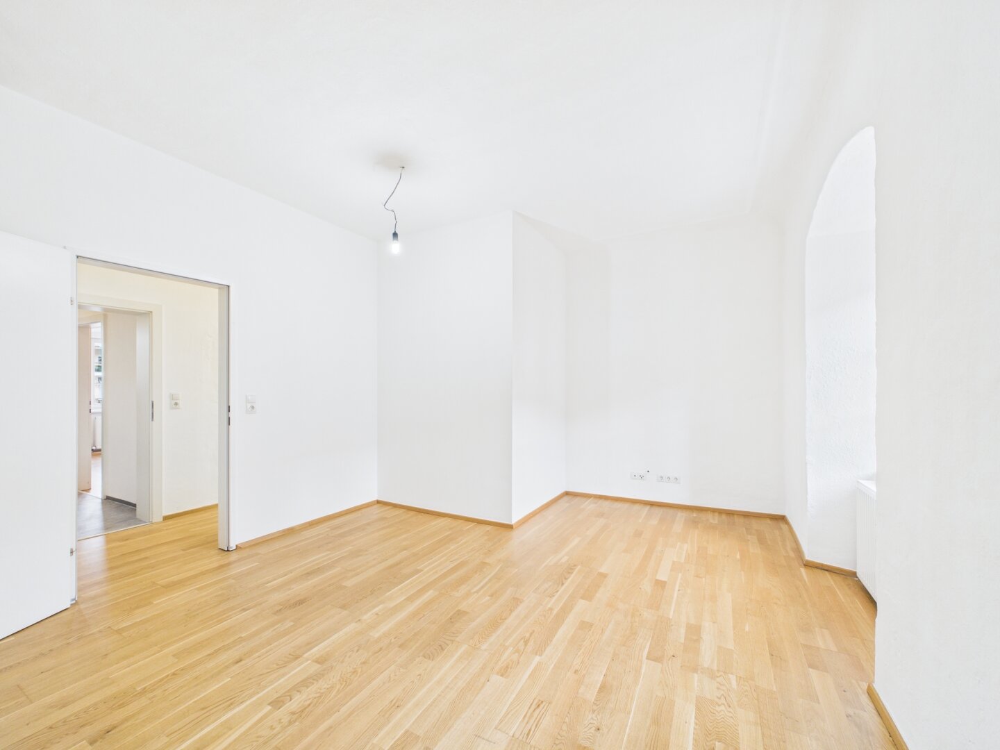 T14 - Blick ins Schlafzimmer