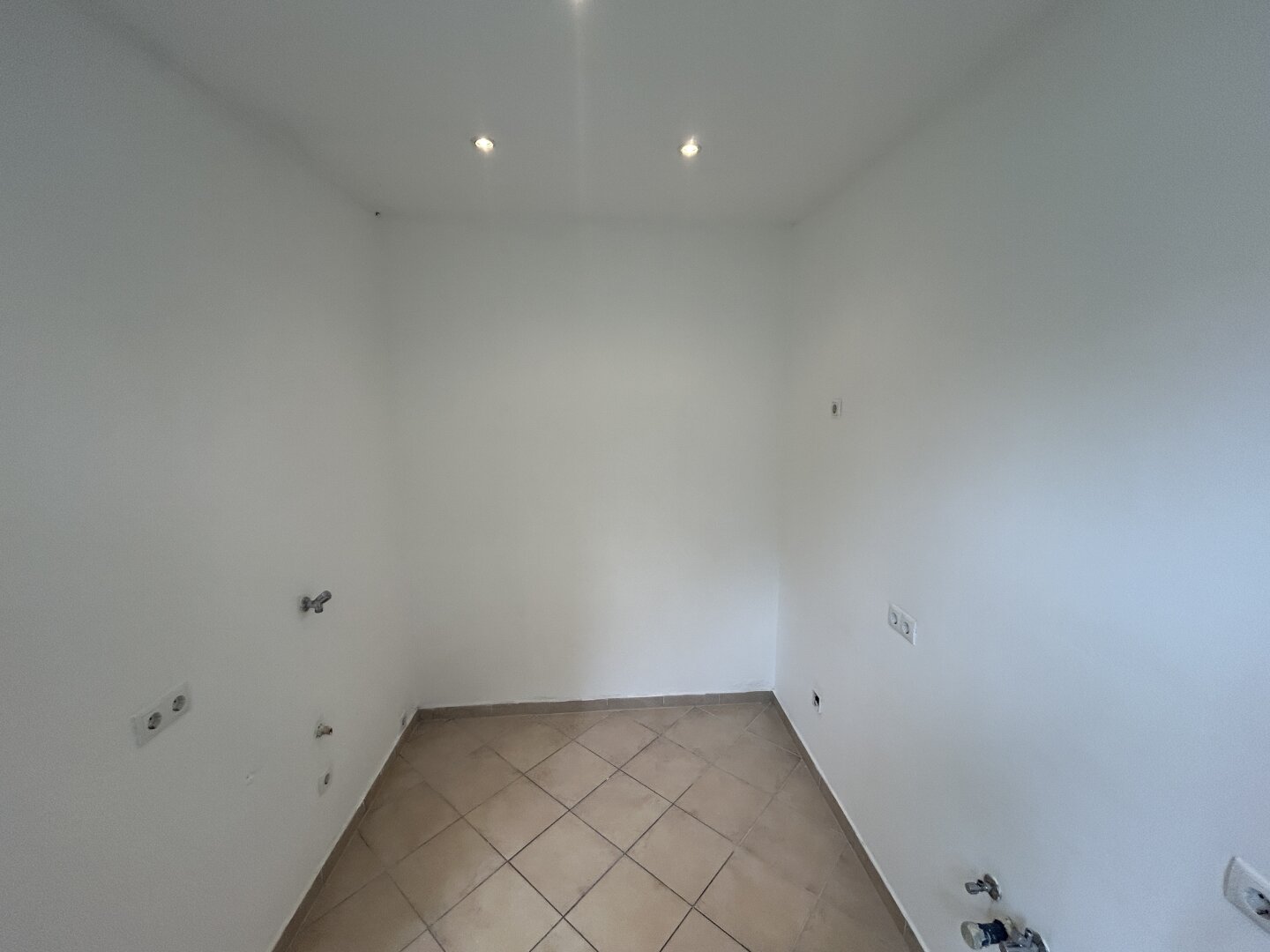Brotfabriknähe / helle 66 m² Altbaumiete / unbefristete Hauptmiete