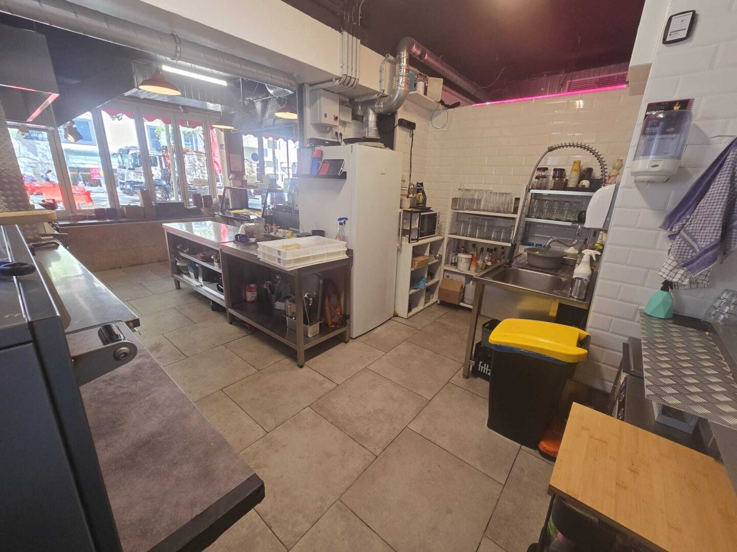 BESTE LAGE + Gutes Essen + Fußgängerzone Meidlinger Hauptstraße +