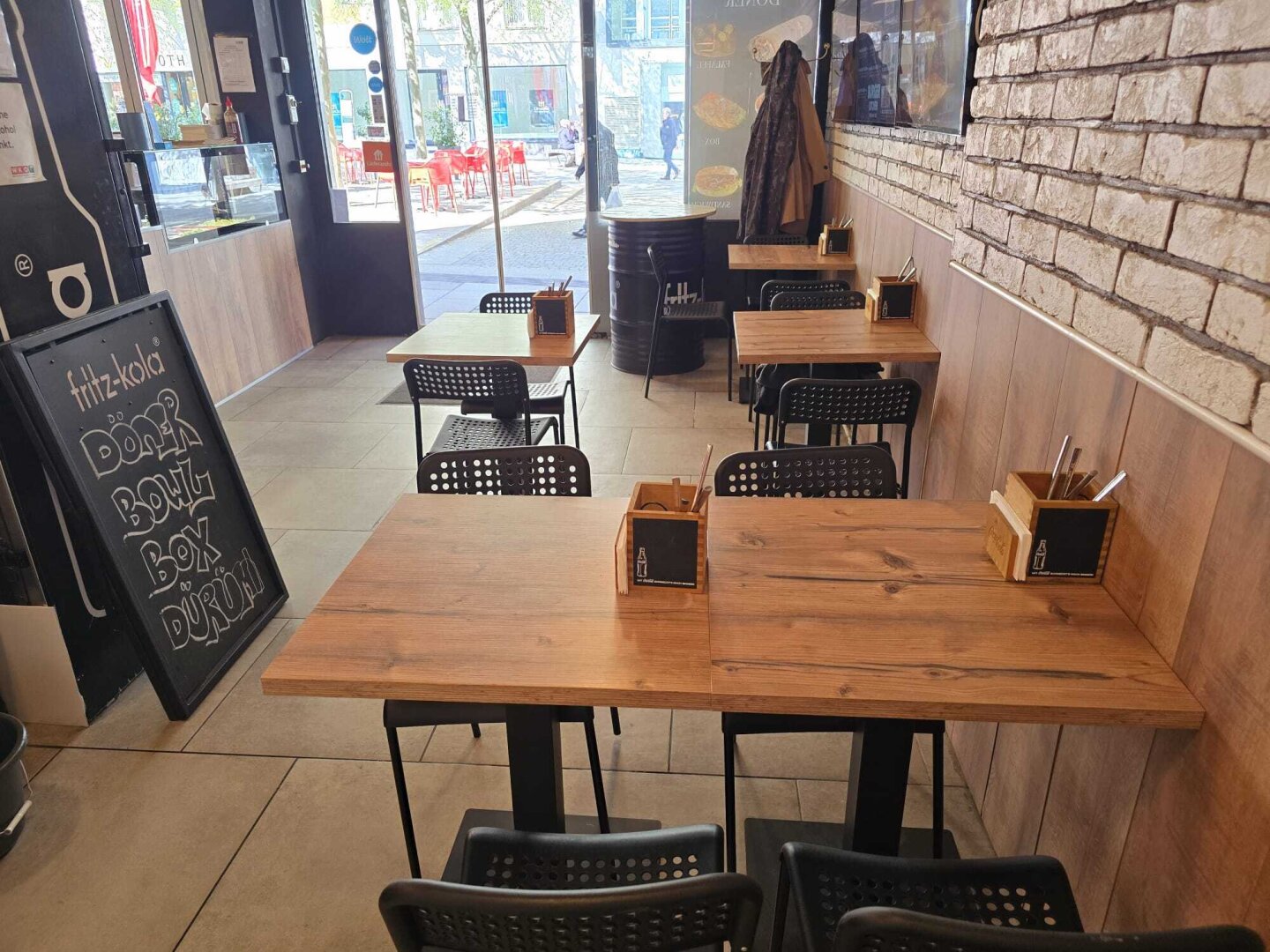 BESTE LAGE + Gutes Essen + Fußgängerzone Meidlinger Hauptstraße +