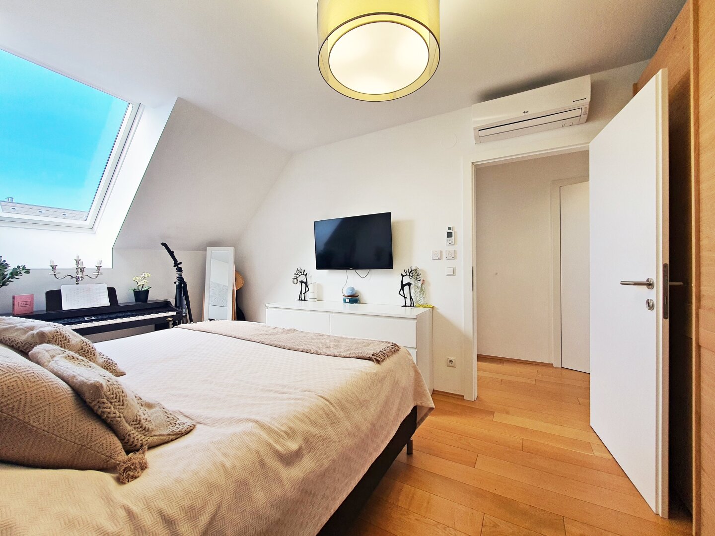 Schlafzimmer 1 ca. 14,50 m²