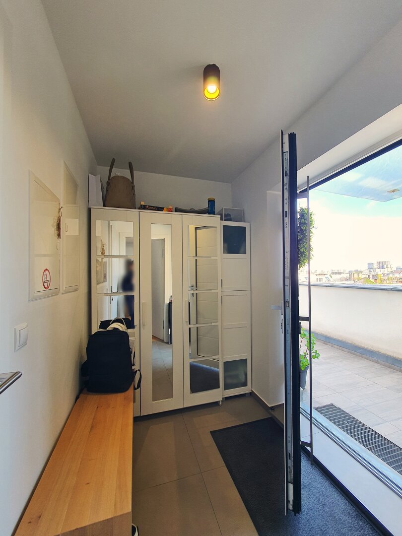 Vorraum (Platz für Garderobe)