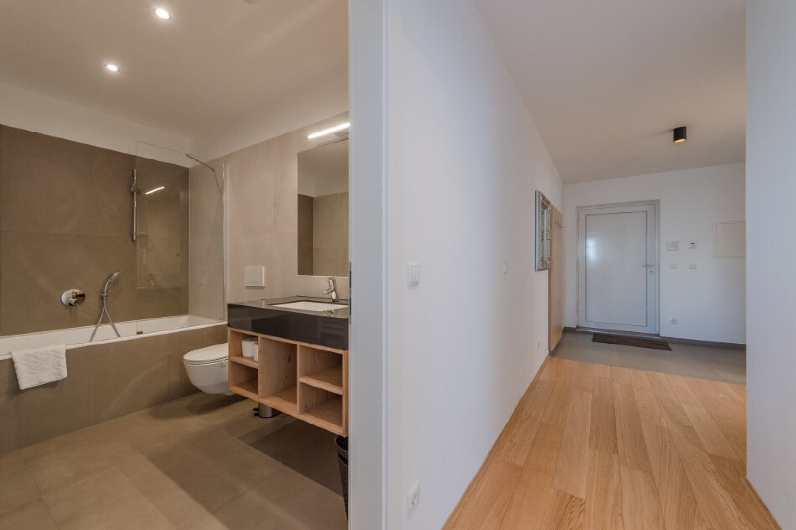 ++NEU++ 50 m zum Augarten! Seltene High-End-Dachgeschosswohnung mit zwei Sonnenterrassen, Weitblick und ruhiger Lage!