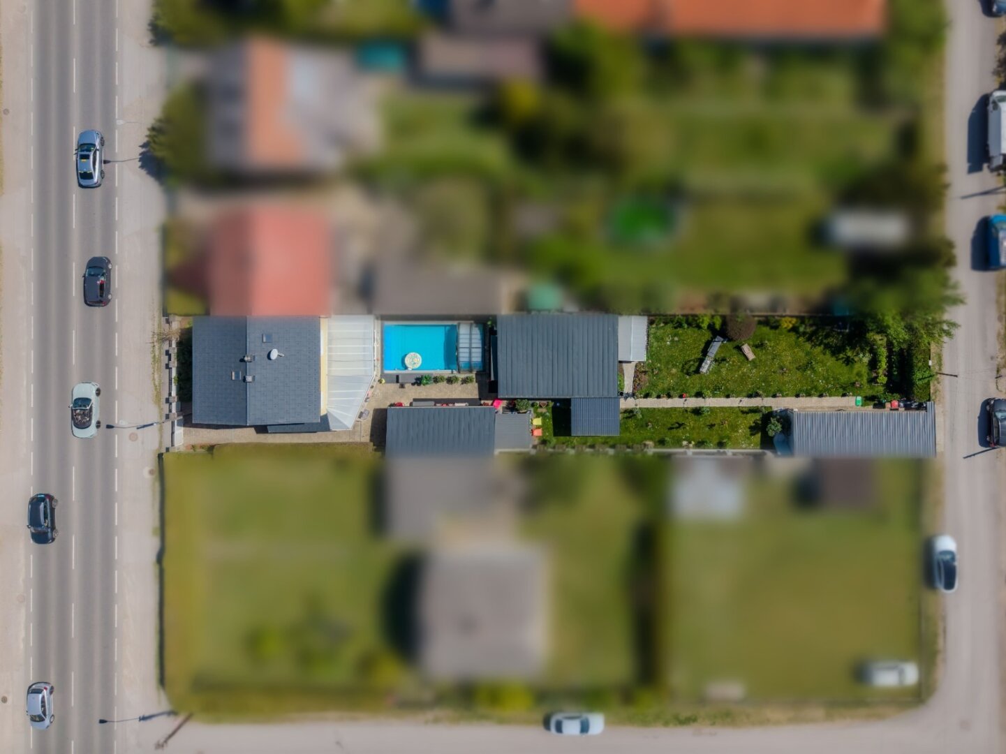 + EINFAMILIENHAUS / Grenze Deutsch Wagram + Grundstück 774m² + BEHEIZTER POOL MIT ÜBERDACHUNG  + GARAGE + CARPORT  + NÄHE S-BAHN +