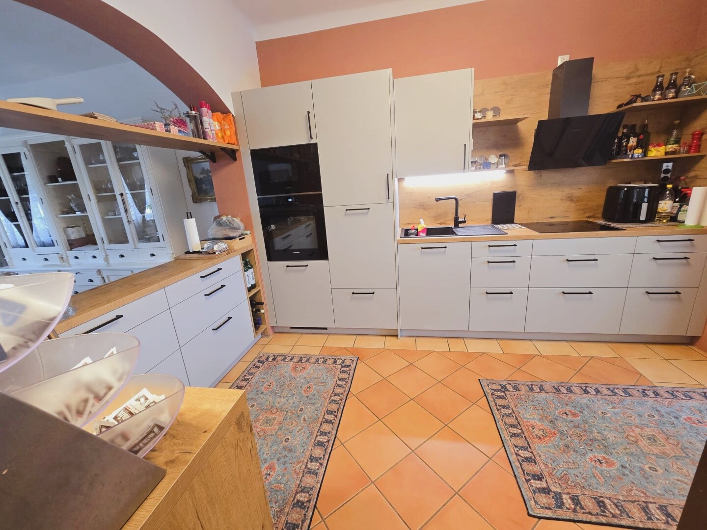 + EINFAMILIENHAUS / Grenze Deutsch Wagram + Grundstück 774m² + BEHEIZTER POOL MIT ÜBERDACHUNG  + GARAGE + CARPORT  + NÄHE S-BAHN +