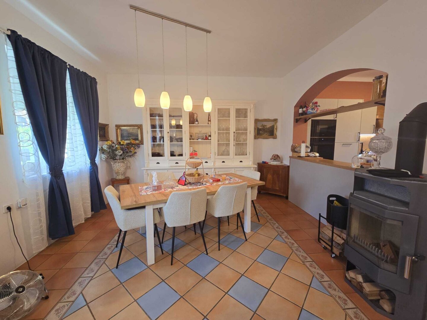 + EINFAMILIENHAUS / Grenze Deutsch Wagram + Grundstück 774m² + BEHEIZTER POOL MIT ÜBERDACHUNG  + GARAGE + CARPORT  + NÄHE S-BAHN +