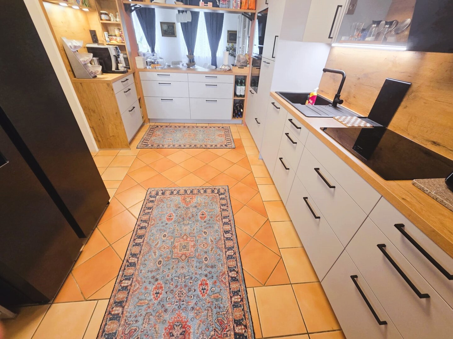 + EINFAMILIENHAUS / Grenze Deutsch Wagram + Grundstück 774m² + BEHEIZTER POOL MIT ÜBERDACHUNG  + GARAGE + CARPORT  + NÄHE S-BAHN +