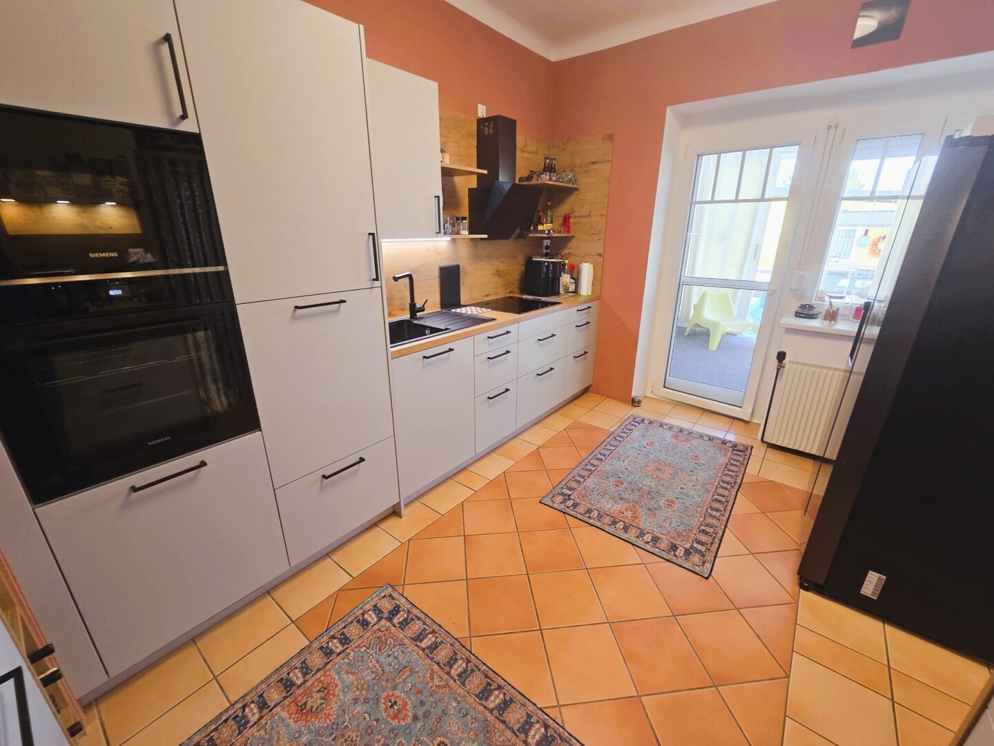 + EINFAMILIENHAUS / Grenze Deutsch Wagram + Grundstück 774m² + BEHEIZTER POOL MIT ÜBERDACHUNG  + GARAGE + CARPORT  + NÄHE S-BAHN +