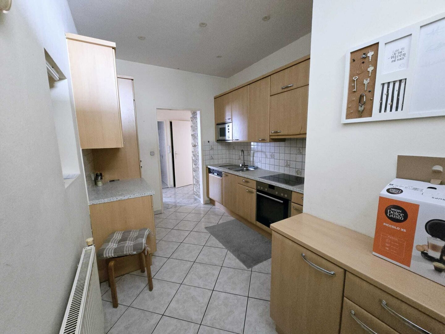 + NOTVERKAUF+ Großzügige ,gepflegte 81m2+ 4-Zimmer-Wohnung +2 Badezimmer +2 Küche um  €199.000-