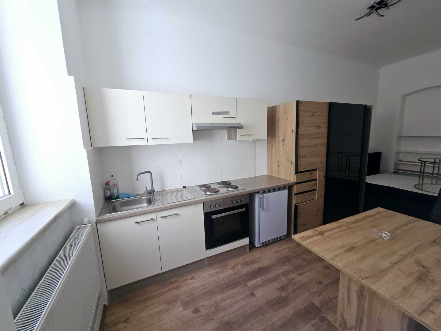 + NOTVERKAUF+ Großzügige ,gepflegte 81m2+ 4-Zimmer-Wohnung +2 Badezimmer +2 Küche um  €199.000-