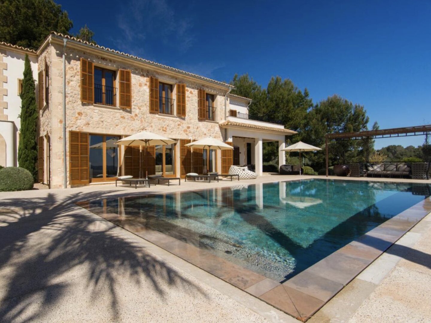Bestlage nähe Palma de Mallorca! Traumhafte Finca mit Tennisanlage, Pool und 30.000 m2 Eigengrund