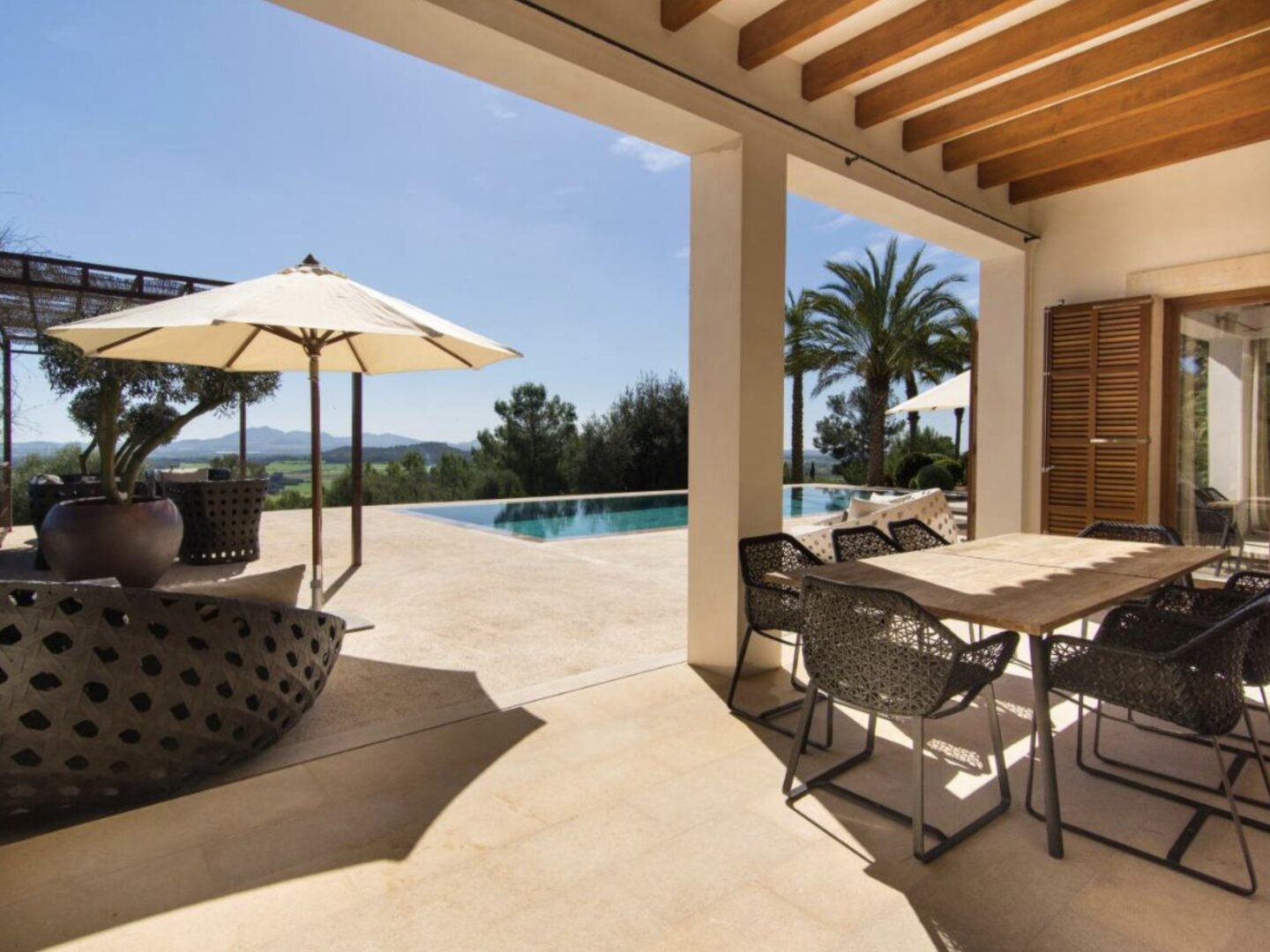 Bestlage nähe Palma de Mallorca! Traumhafte Finca mit Tennisanlage, Pool und 30.000 m2 Eigengrund