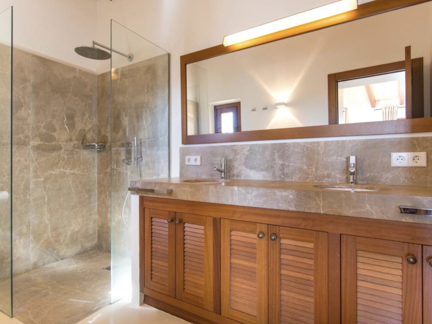 Bestlage nähe Palma de Mallorca! Traumhafte Finca mit Tennisanlage, Pool und 30.000 m2 Eigengrund