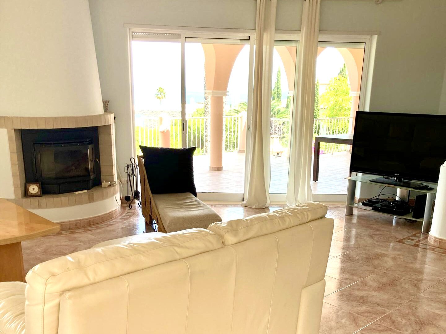 Uneinsehbare Villa mit Terrassen und großem Garten, Swimmingpool und Meerblick