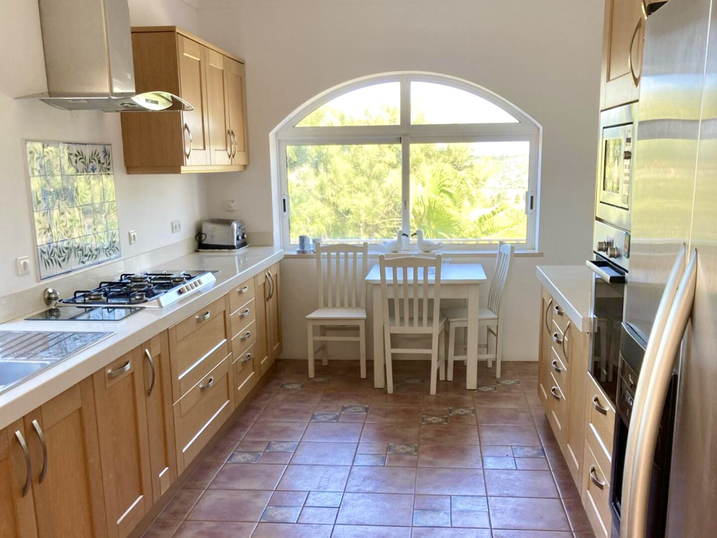 Uneinsehbare Villa mit Terrassen und großem Garten, Swimmingpool und Meerblick
