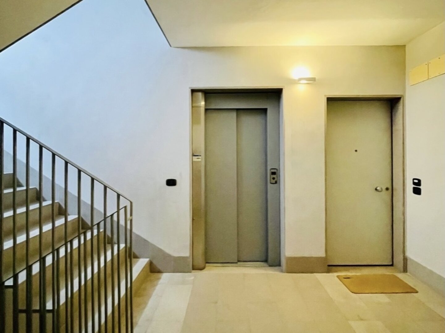 Zehn Minuten zum Markusplatz! Perfekte 2-Zimmer-Wohnung mit Gemeinschaftsterrasse und Garten in Giudecca