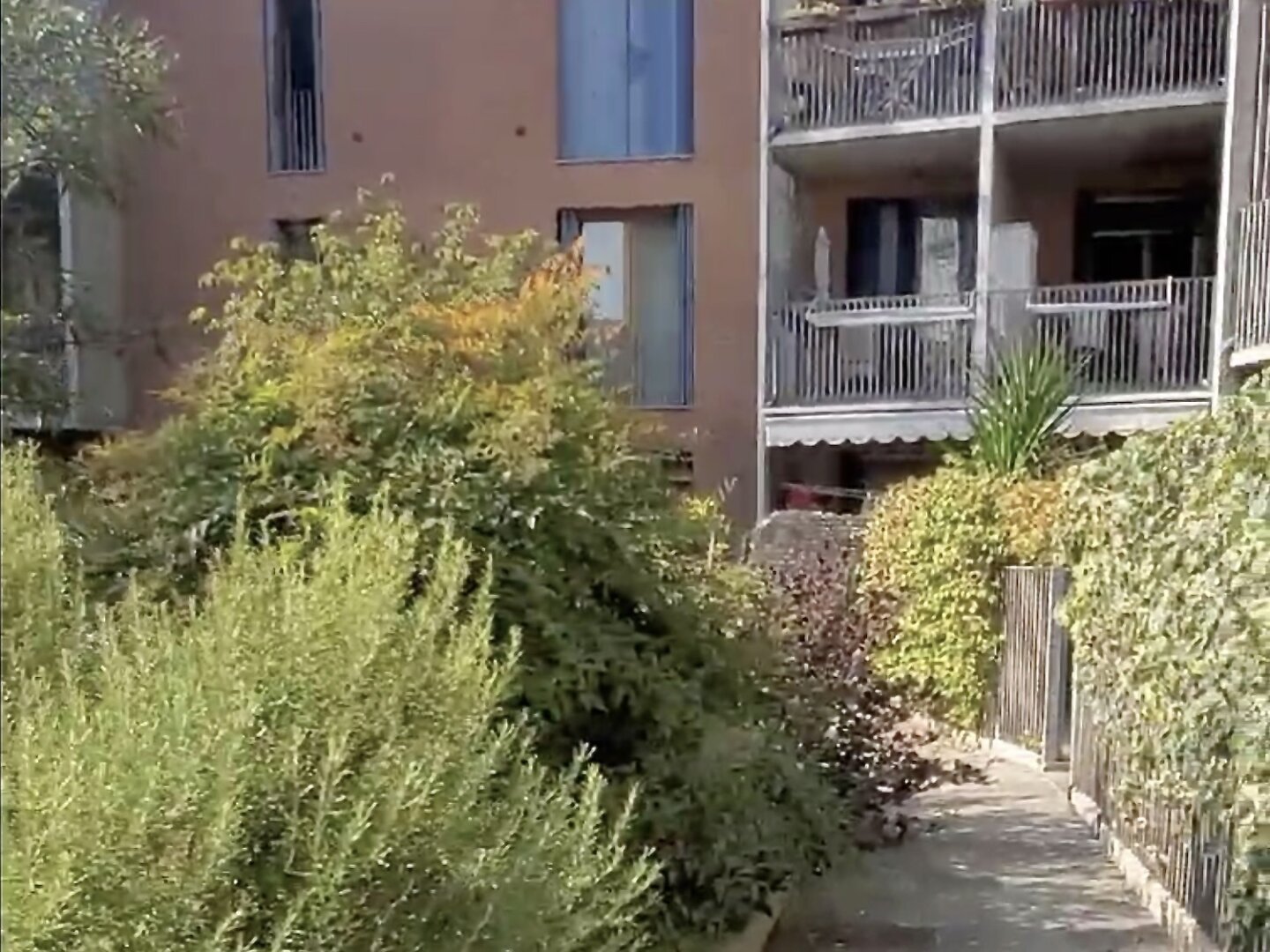 Zehn Minuten zum Markusplatz! Perfekte 2-Zimmer-Wohnung mit Gemeinschaftsterrasse und Garten in Giudecca