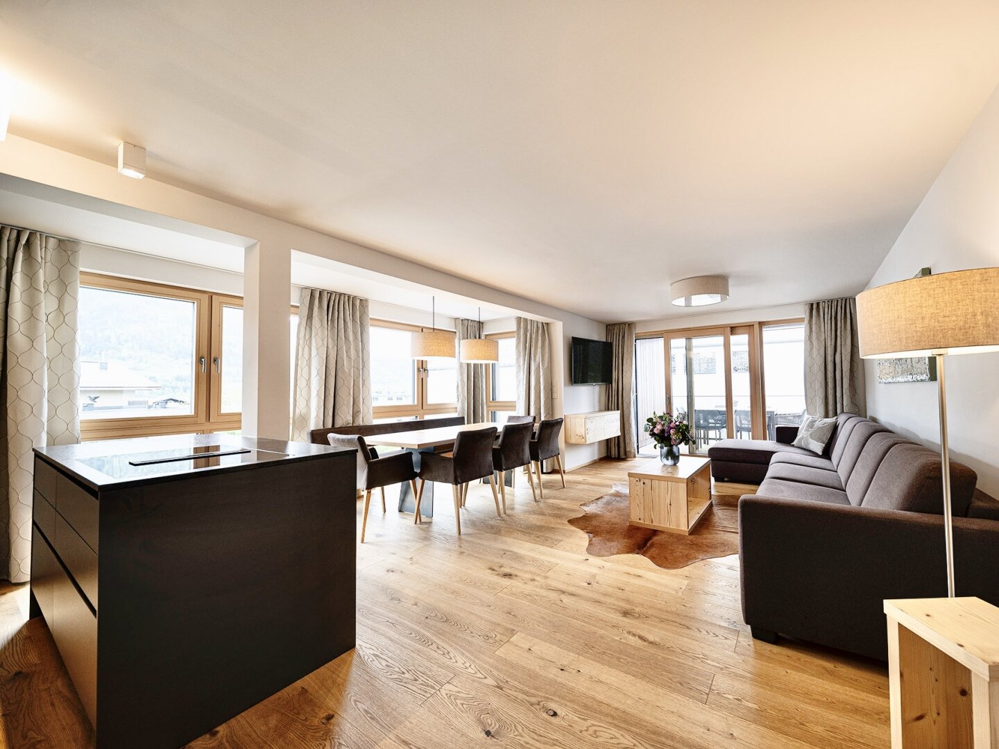 Bestlage Pinzgau mit ca. 6% Rendite! Sonniges 4-Zimmer-Apartment mit zwei Terrassen sowie Aussenpool