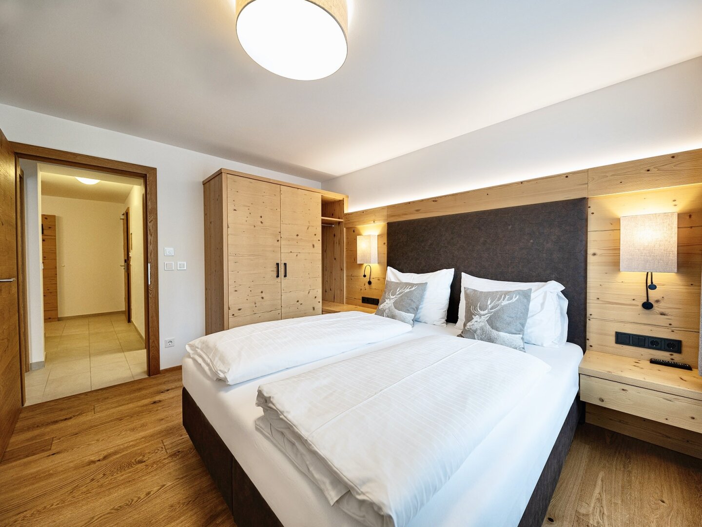 Bestlage Pinzgau mit ca. 6% Rendite! Sonniges 4-Zimmer-Apartment mit zwei Terrassen sowie Aussenpool