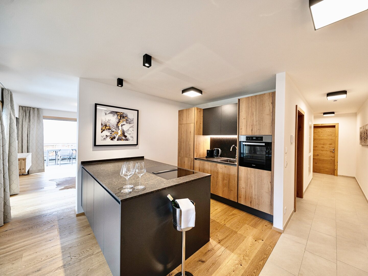 Bestlage Pinzgau mit ca. 6% Rendite! 3-Zimmer-Wohnung mit Südterrasse sowie beheiztem Aussenpool