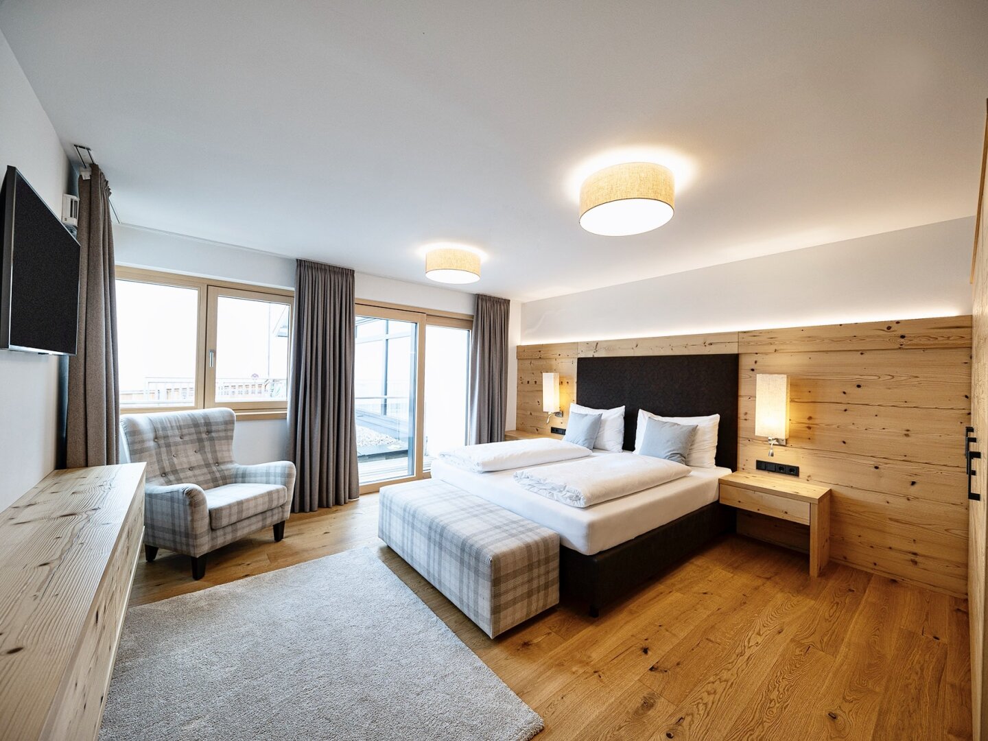 Bestlage Pinzgau mit ca. 6% Rendite! 3-Zimmer-Wohnung mit Südterrasse sowie beheiztem Aussenpool