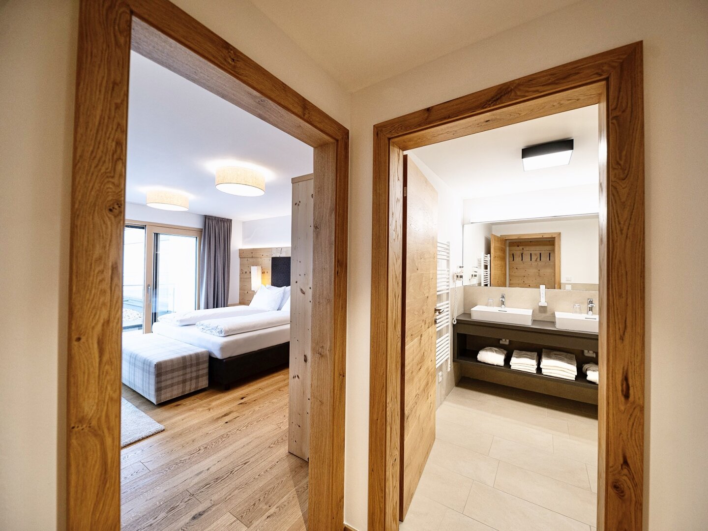 Bestlage Pinzgau mit ca. 6% Rendite! 3-Zimmer-Wohnung mit Südterrasse sowie beheiztem Aussenpool