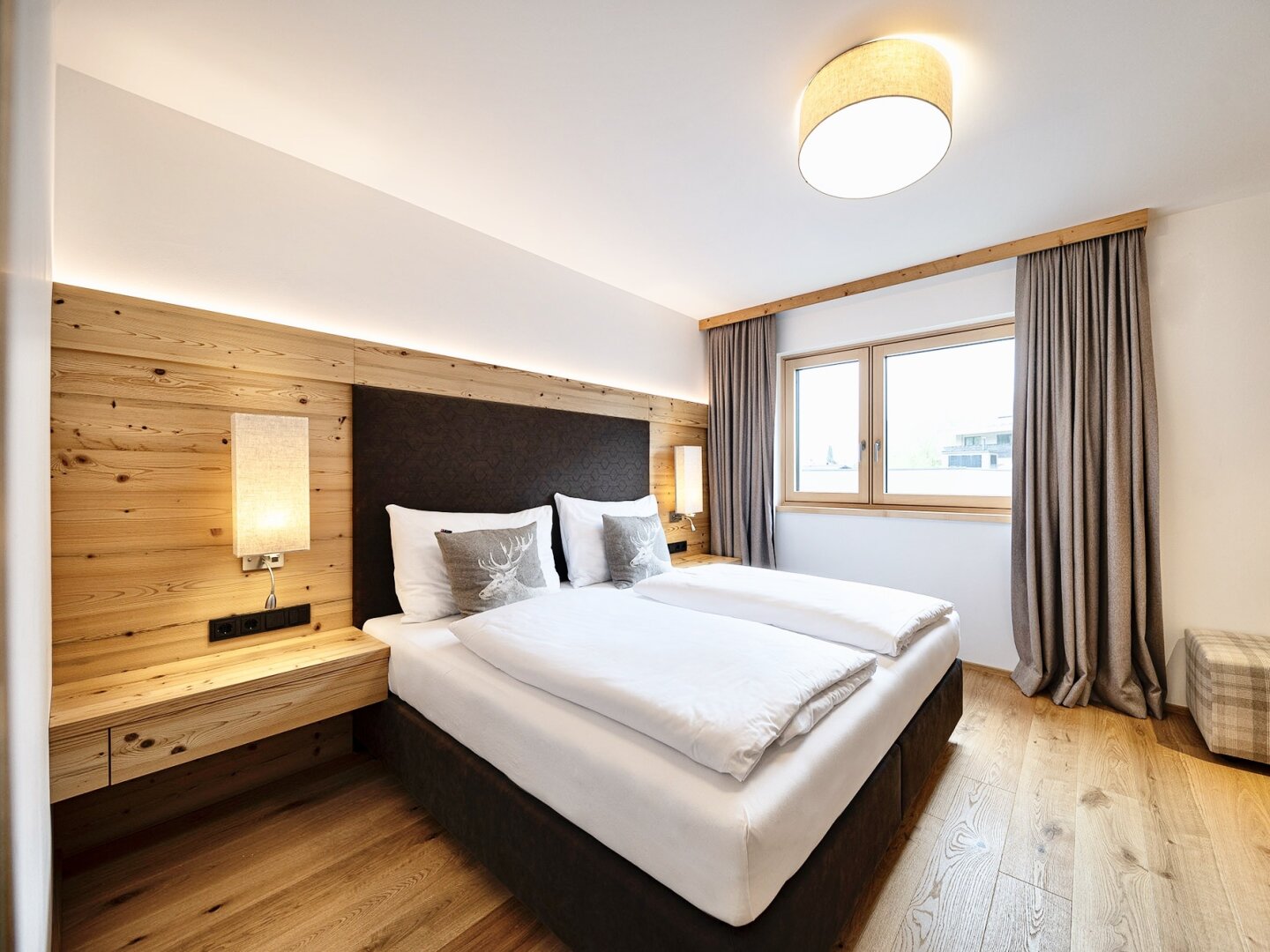 Bestlage Pinzgau mit ca. 6% Rendite! 3-Zimmer-Maisonette mit Terrasse, Balkon sowie beheiztem Aussenpool