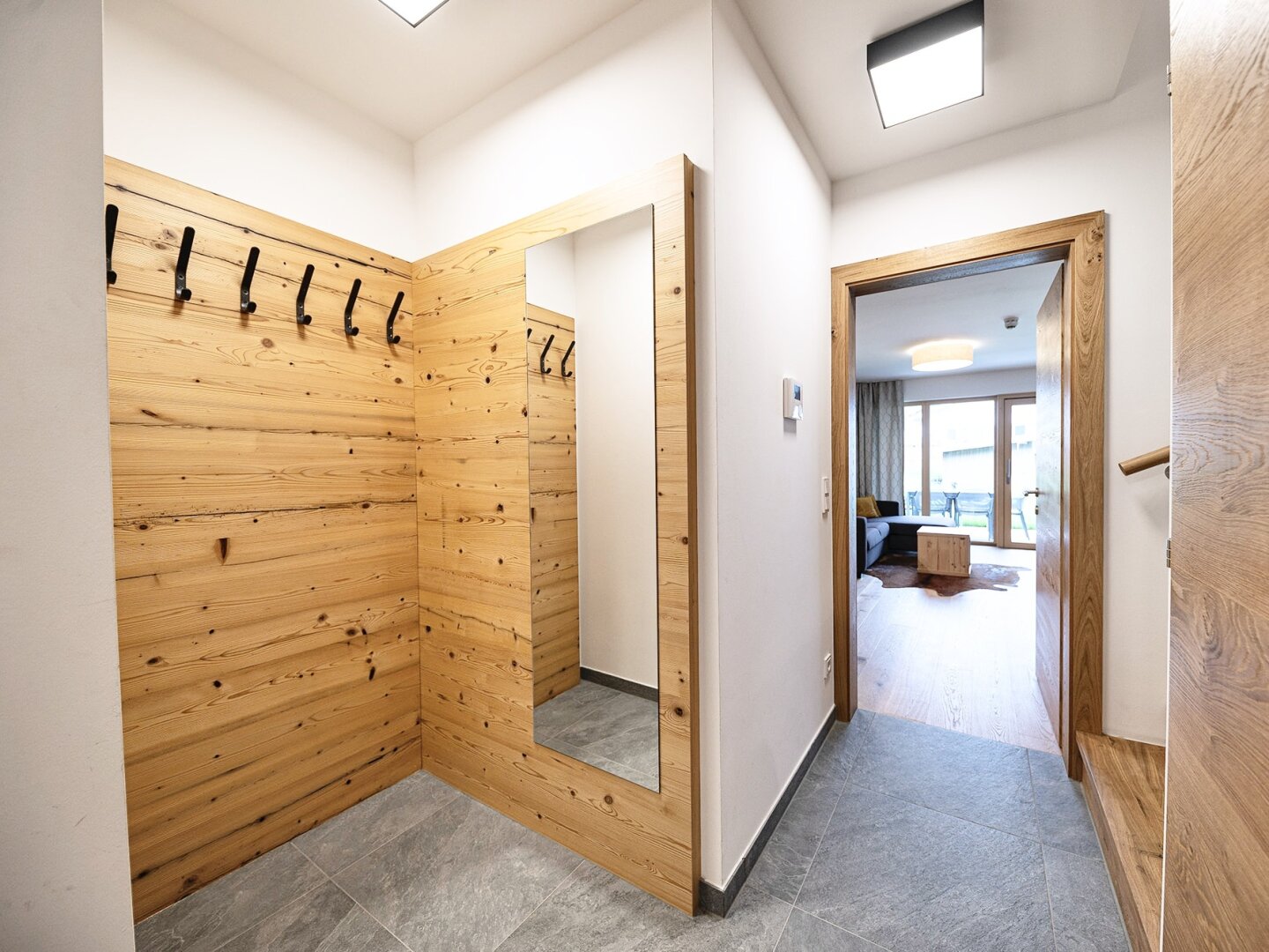 Bestlage Pinzgau mit ca. 6% Rendite! 3-Zimmer-Maisonette mit Terrasse, Balkon sowie beheiztem Aussenpool