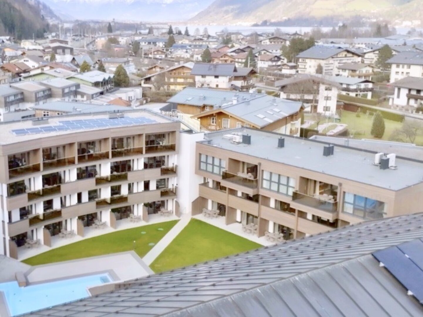 Bestlage Pinzgau mit ca. 6% Rendite! 3-Zimmer-Maisonette mit Terrasse, Balkon sowie beheiztem Aussenpool