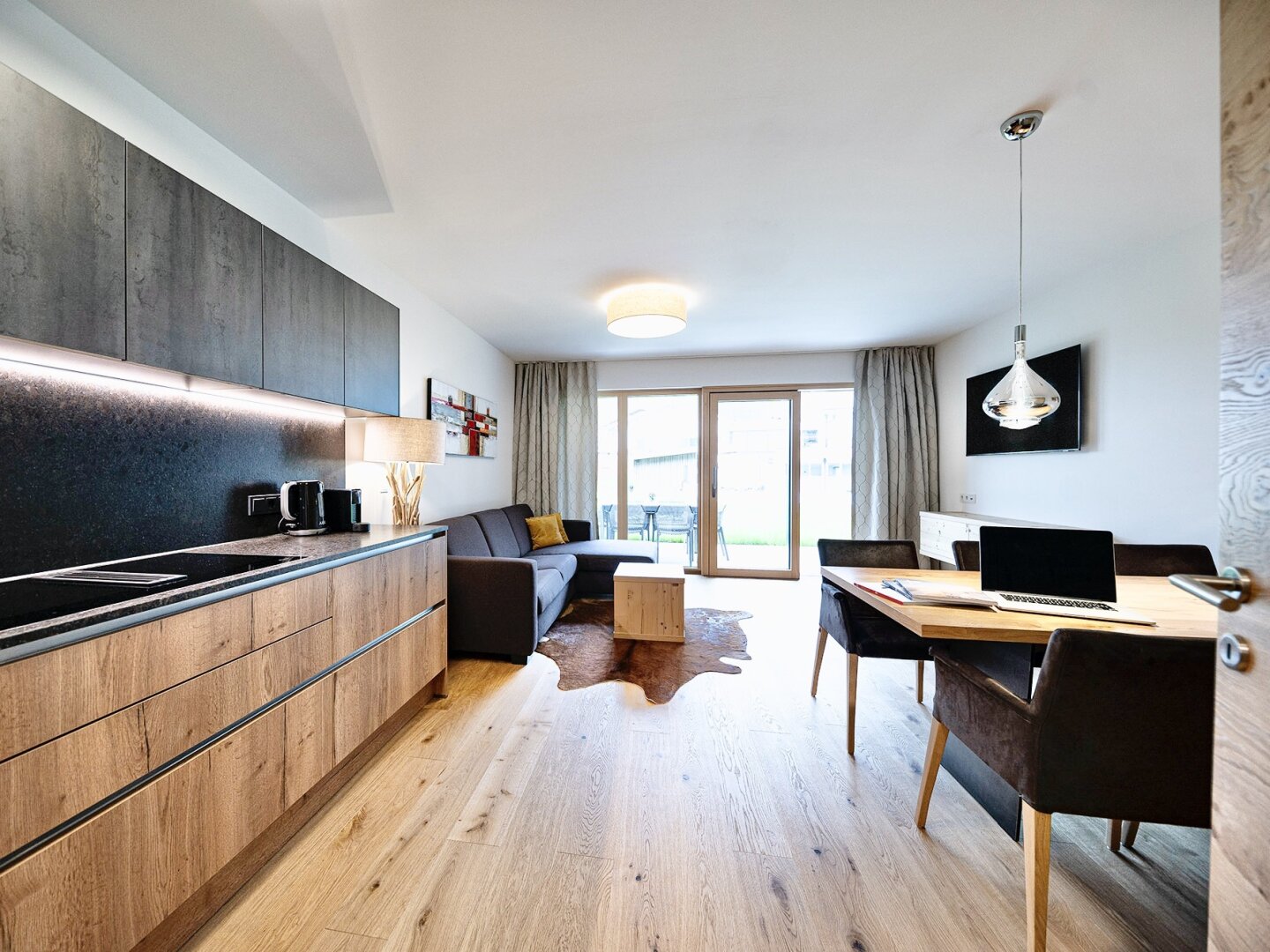 Bestlage Pinzgau mit ca. 6% Rendite! 3-Zimmer-Maisonette mit Terrasse, Balkon sowie beheiztem Aussenpool
