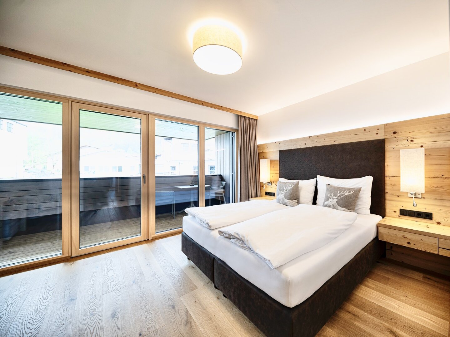 Bestlage Pinzgau mit ca. 6% Rendite! 3-Zimmer-Maisonette mit Terrasse, Balkon sowie beheiztem Aussenpool
