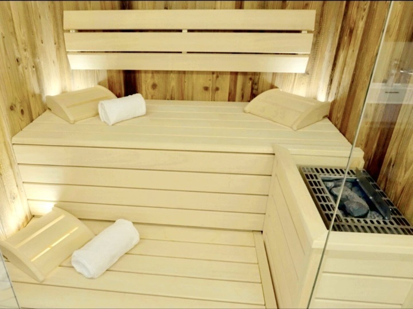 Bestlage Pinzgau mit ca. 6% Rendite! 3-Zimmer-Maisonette mit Terrasse, Balkon sowie beheiztem Aussenpool