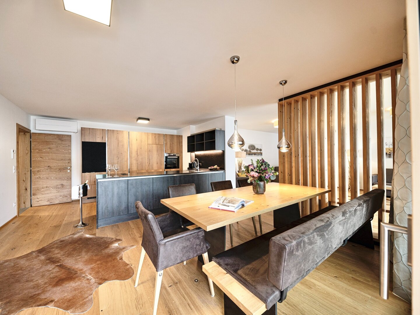 Bestlage Pinzgau mit ca. 6% Rendite! Sieben Apartments mit Terrassen, Balkonen und beheiztem Aussenpool