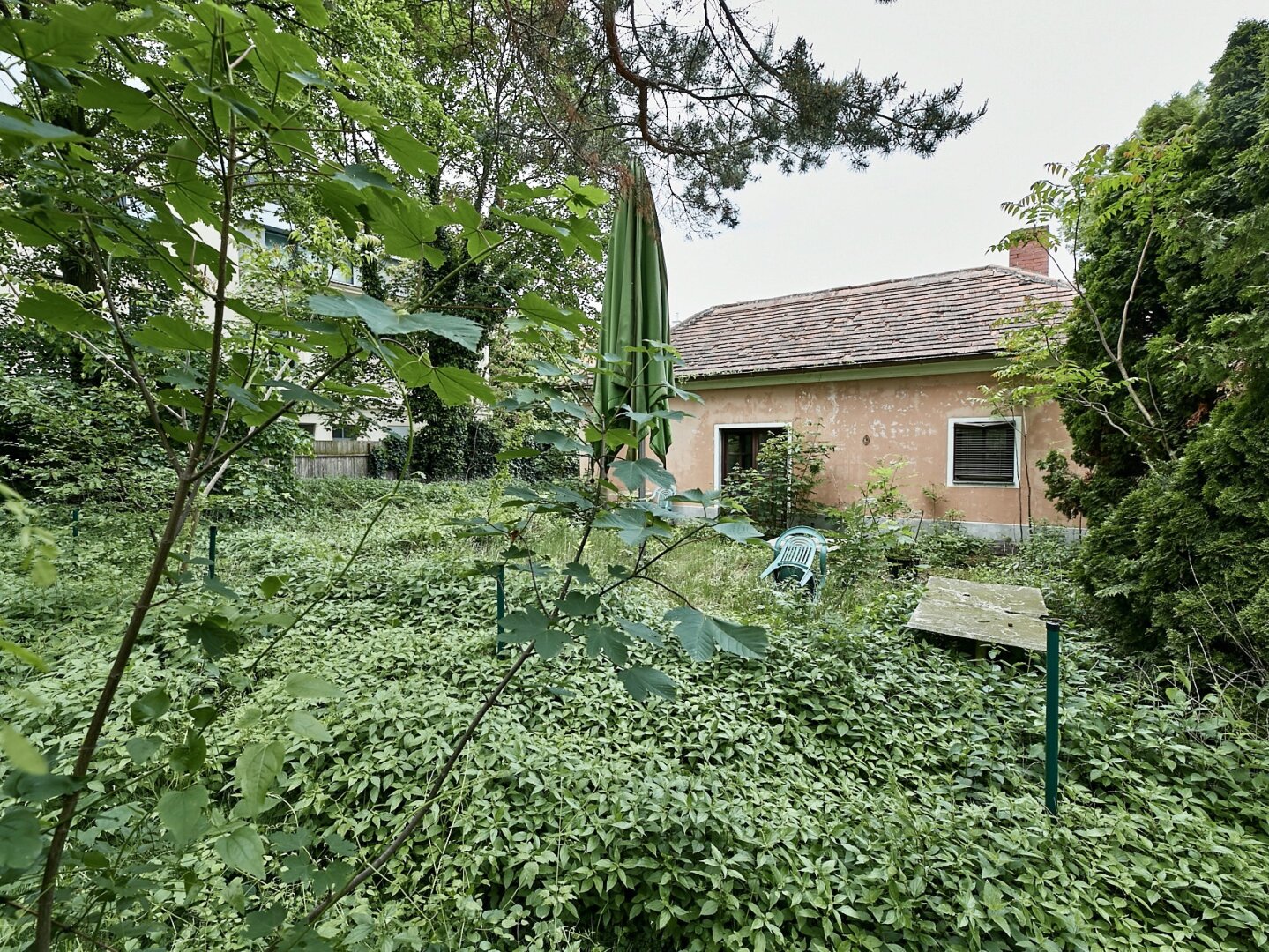 Schönes Doppel-Eckgrundstück mit Eigengarten und viel Potential